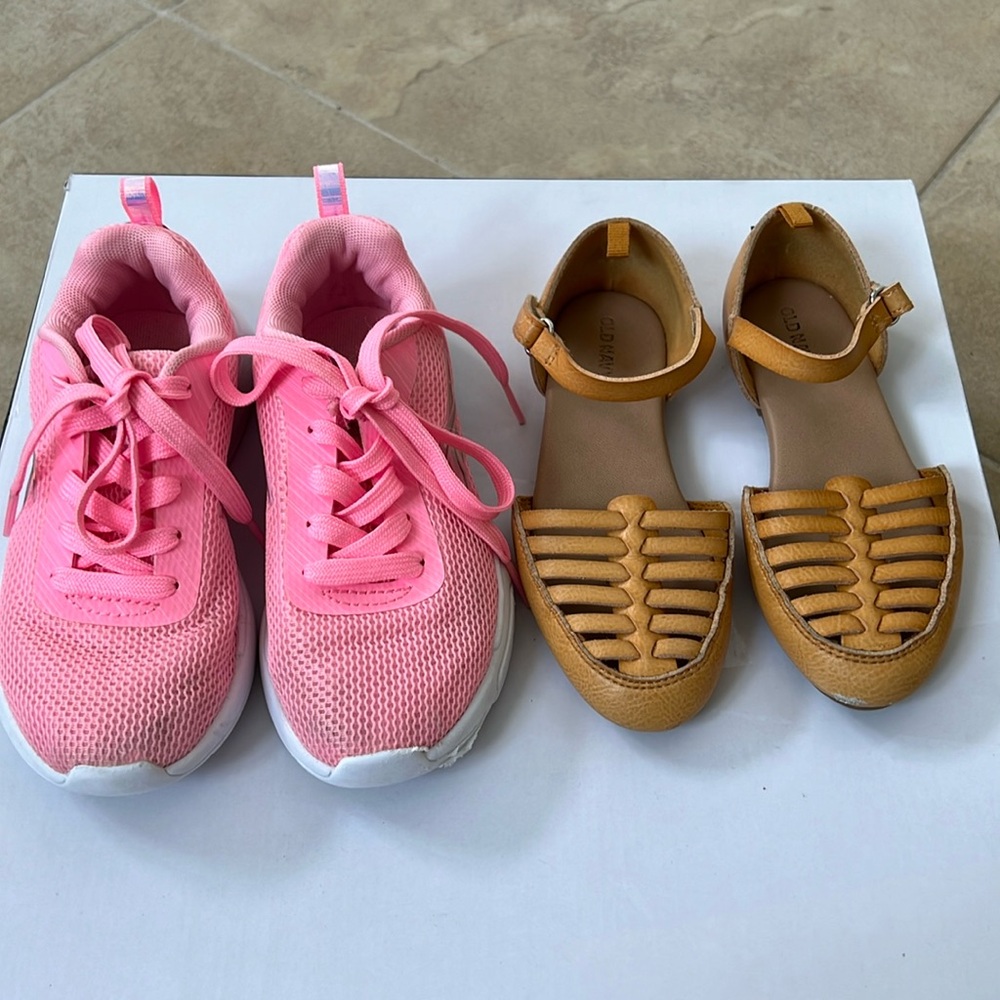 Little girl shoe bundle- 1 Reebok sneaker and 1 old navy summer sandal size 11